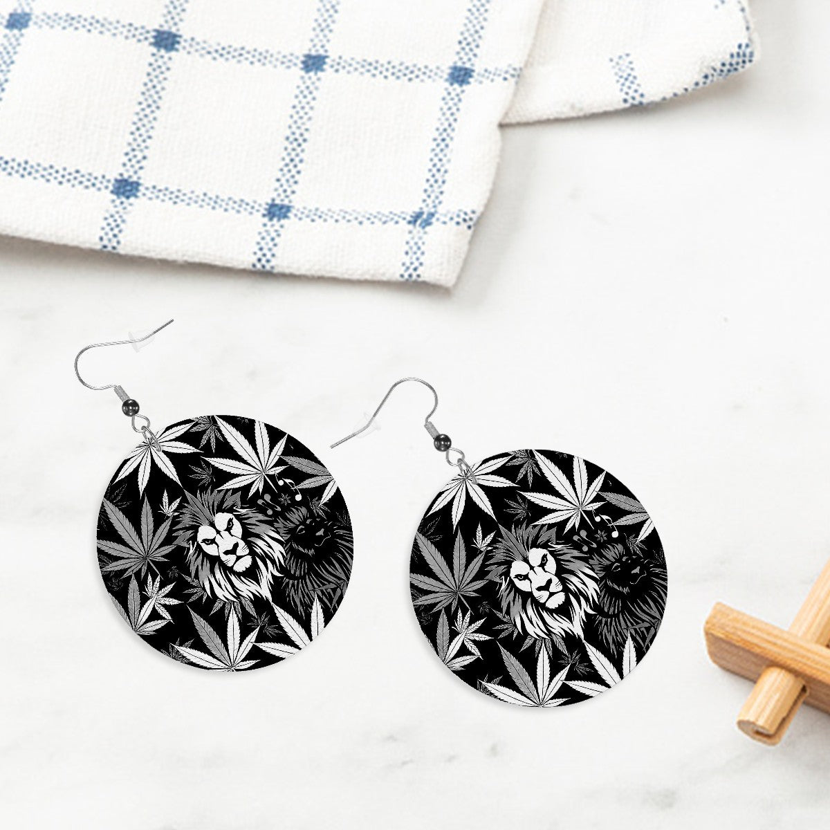 Leather Round Earrings 2 Black and White Zoin
